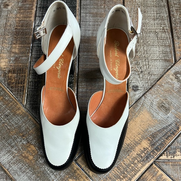 Robert Clergerie Shoes - Robert Clergerie shoes. Made in France. Excellent Condition. Size 6.